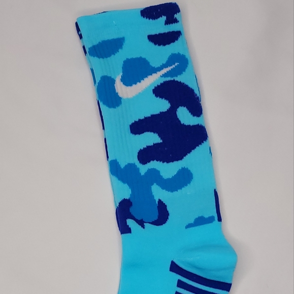 NIKE---Nice set of 3 pair of Nike socks - Picture 5 of 5